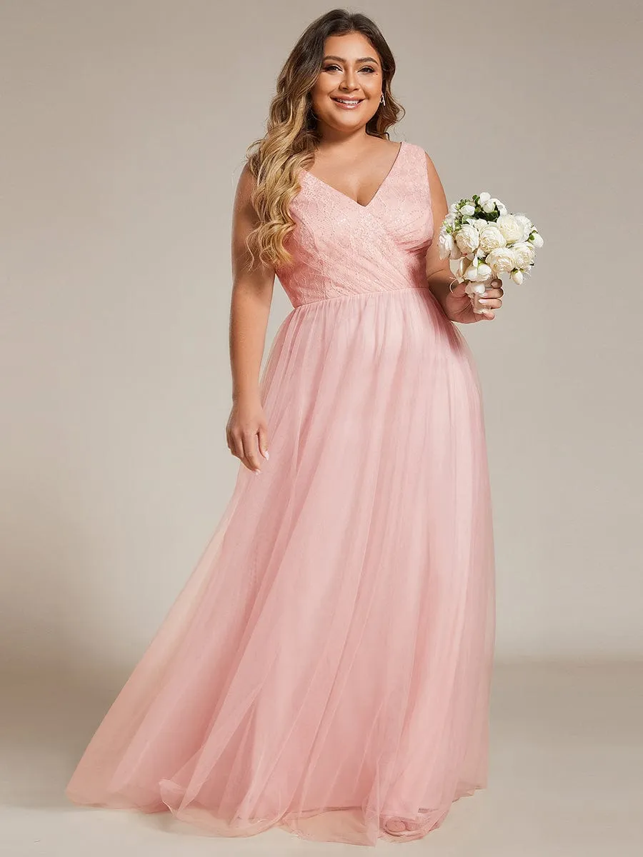 Chic Plus Size Sleeveless V-neck Lace and Tulle Bridesmaid Dress